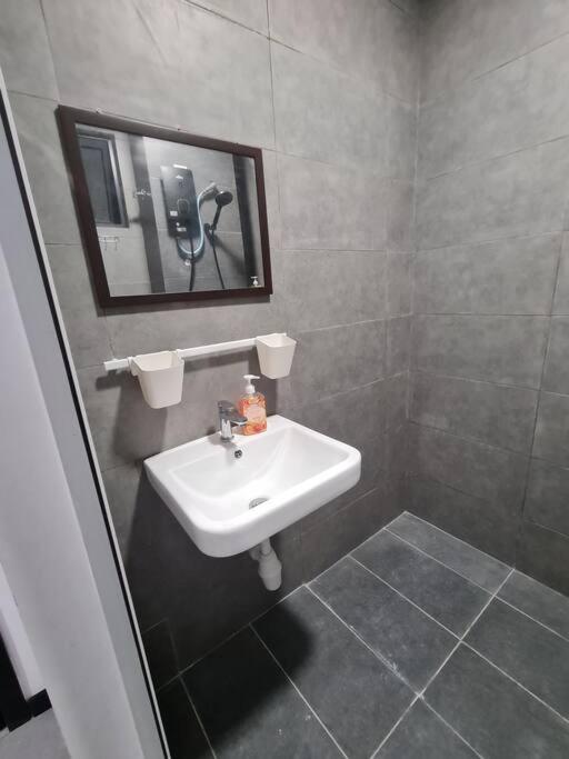 Contemporary 2r2b 10 Minutes From Klcc Kuala Lumpur